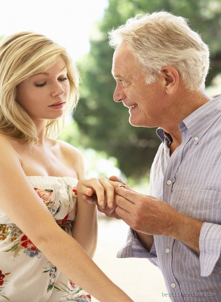 Do Older Guys Fall for Younger Girls? The Surprising Truth Behind Age Gaps in Relationships