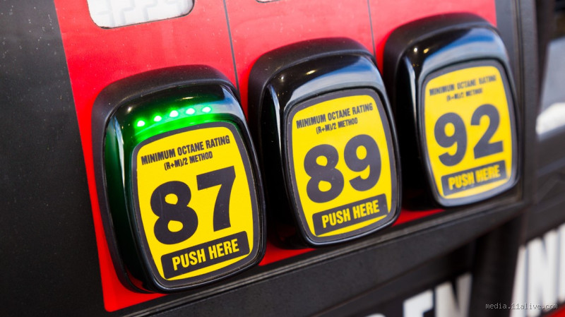 Does Premium Fuel Really Make Your Car Faster? Here’s the Truth!