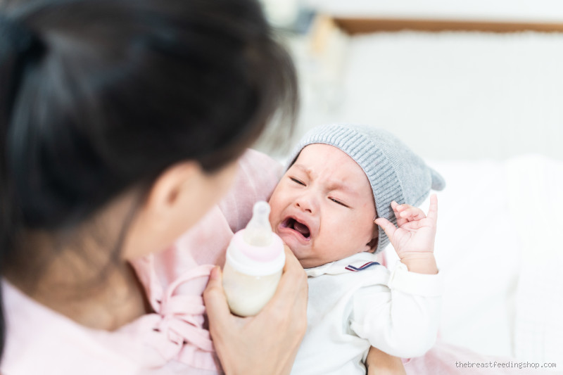 Should I Wait for My Baby to Cry Before Feeding?