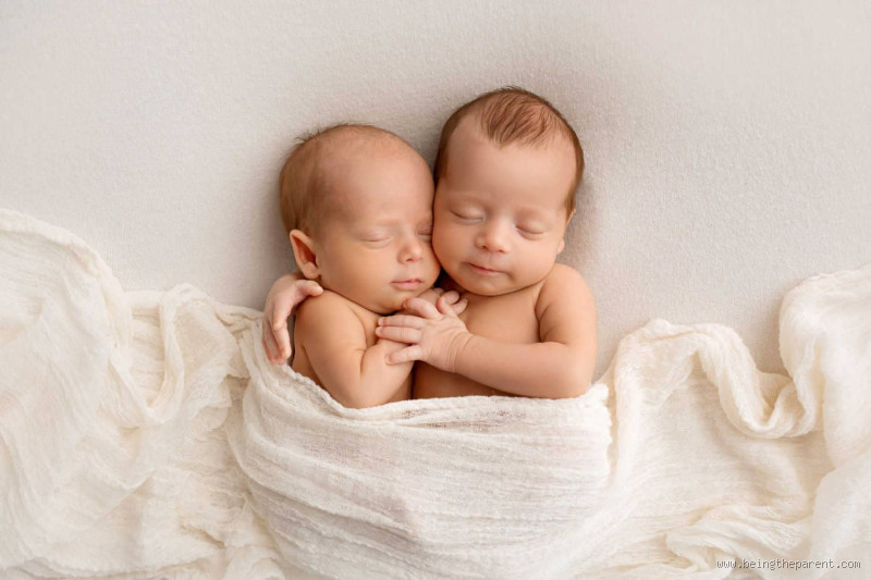 Should Fraternal Twins Sleep Together? What Parents Really Need to Know